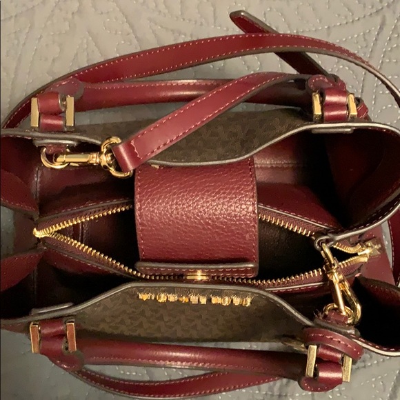 Michael Kors small purse - Picture 3 of 4